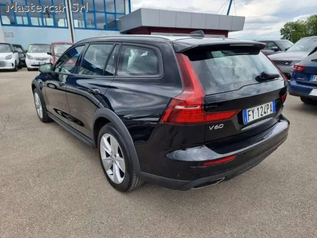 VOLVO V60 CROSS COUNTRY 2.0 D4 BUSINESS PLUS AWD GANCIO  - foto 3