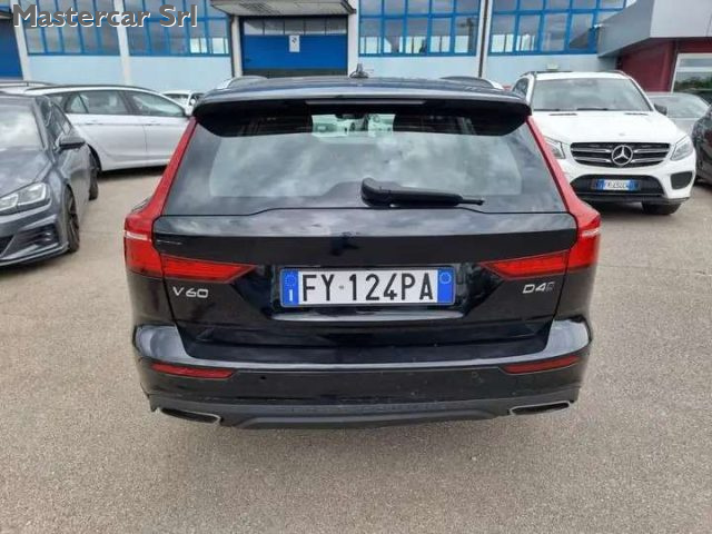 VOLVO V60 CROSS COUNTRY 2.0 D4 BUSINESS PLUS AWD GANCIO  - foto 4