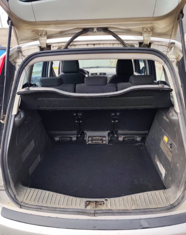 FORD C-MAX 1.6 TDCI 110 CV - foto 8