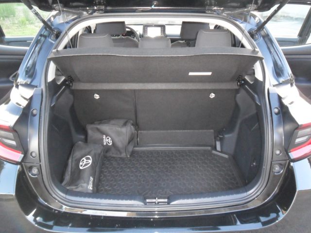 TOYOTA YARIS 1.5 HYBRID 5 PORTE LOUNGE - foto 9