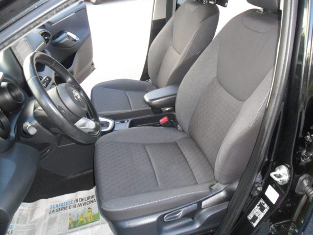 TOYOTA YARIS 1.5 HYBRID 5 PORTE LOUNGE - foto 10