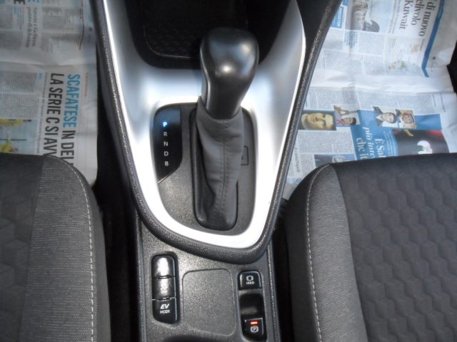 TOYOTA YARIS 1.5 HYBRID 5 PORTE LOUNGE - foto 17