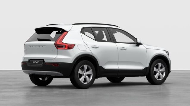 VOLVO XC40 ESSENTIAL B3 AUTO - foto 6