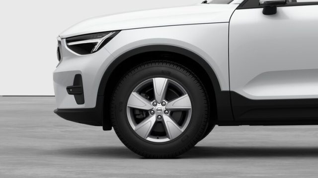 VOLVO XC40 ESSENTIAL B3 AUTO - foto 10