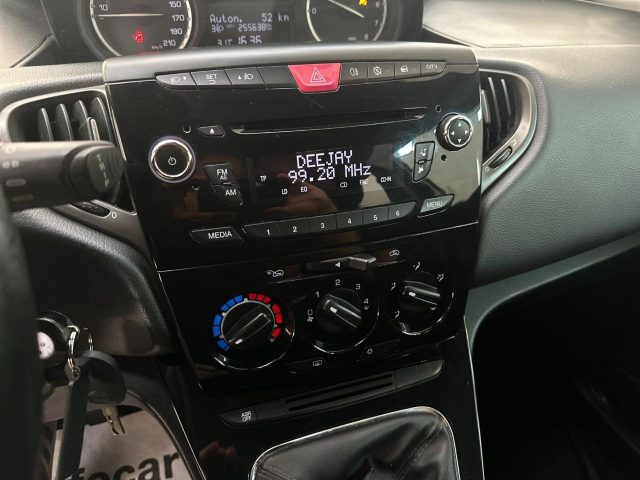 LANCIA YPSILON 1.2 69 CV 5 PORTE - foto 9