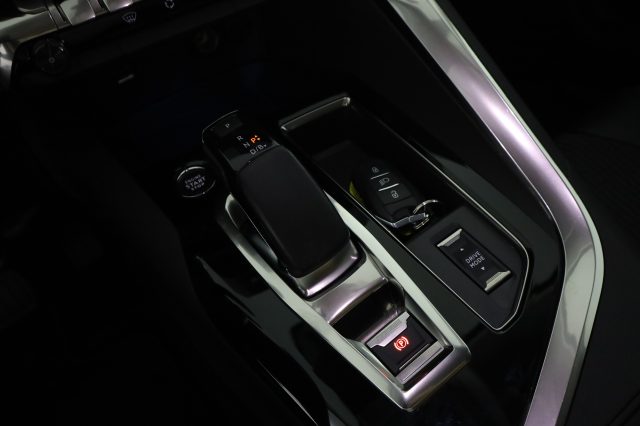 PEUGEOT 3008 3008 HYBRID 225 E-EAT8 ALLURE - foto 14
