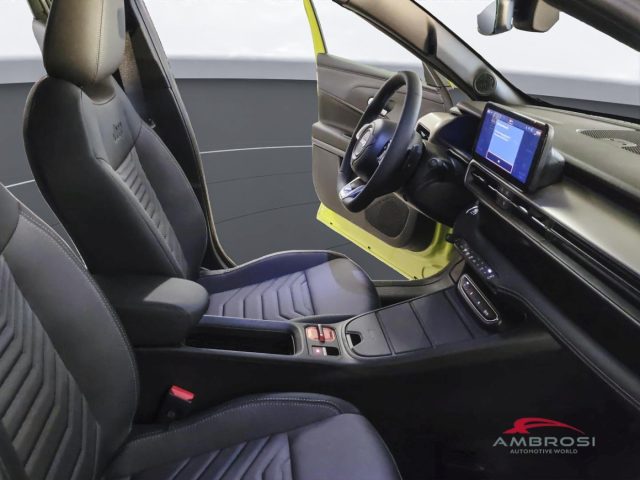 JEEP AVENGER E-HYBRID SUMMIT - foto 12