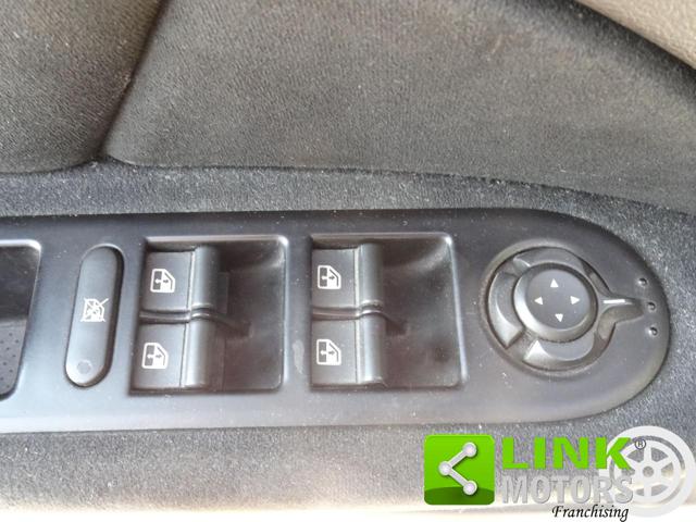 ALFA ROMEO 159 1750 TBI SPORTWAGON DISTINCTIVE - foto 23