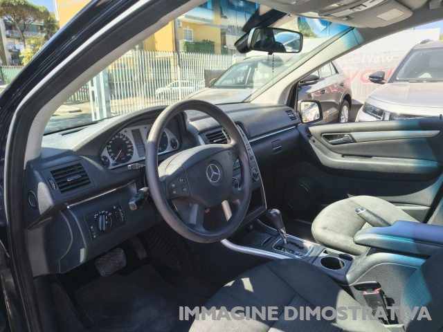 MERCEDES-BENZ B 180 CDI EXECUTIVE - foto 17