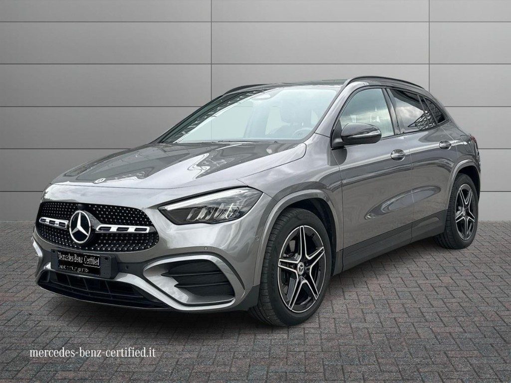 Mercedes-Benz GLA 200