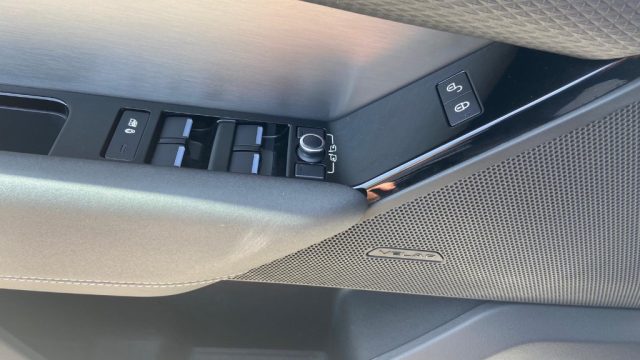 LAND ROVER RANGE ROVER VELAR 3.0 V6 SD6 300 CV R-DYNAMIC - foto 17