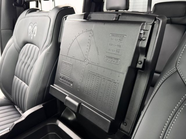 DODGE RAM 5.7 V8 4X4 BIGHORN NIGHT EDITION - foto 18