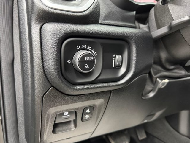 DODGE RAM 5.7 V8 4X4 BIGHORN NIGHT EDITION - foto 20
