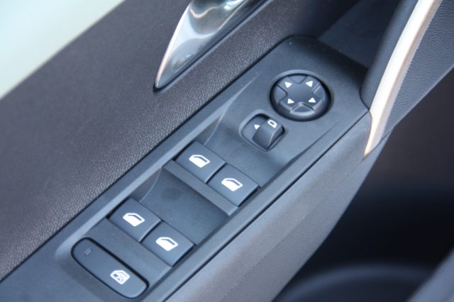 LANCIA YPSILON HYBRID E-DCT NUOVO - foto 11