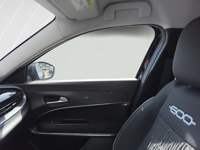 FIAT 600 HYBRID 145 CV DCT MHEV ICON - foto 22