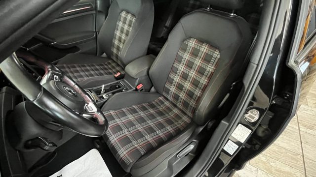 VOLKSWAGEN GOLF GTI PERFORMANCE 2.0 245 CV TSI DSG 5 - foto 8