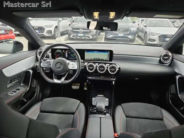 MERCEDES-BENZ CLA 180 CLA SHOOTING BRAKE PREMIUM AUTO  - foto 10