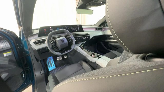 PEUGEOT 3008 3008 1.2 HYBRID GT 145CV E-DCS6 - foto 13