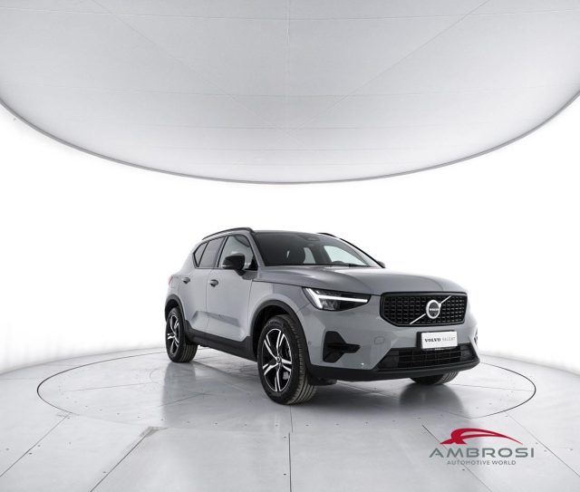 VOLVO XC40 2.0 B3 PLUS DARK AUTO - foto 2