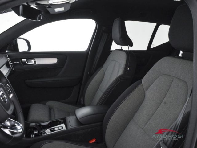 VOLVO XC40 2.0 B3 PLUS DARK AUTO - foto 9