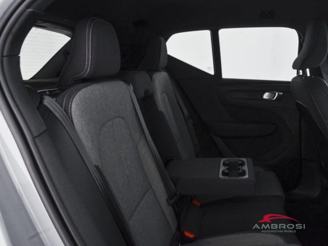 VOLVO XC40 2.0 B3 PLUS DARK AUTO - foto 11