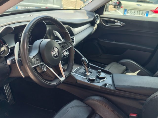 ALFA ROMEO GIULIA VELOCE 210 CV AT8 AWD Q4 - foto 8