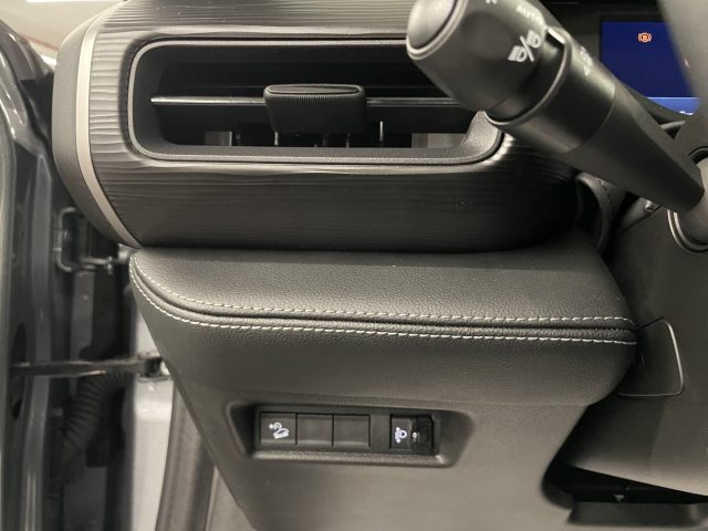 JEEP AVENGER 1.2 LONGITUDE 100 CV KM0 MY27 - foto 18