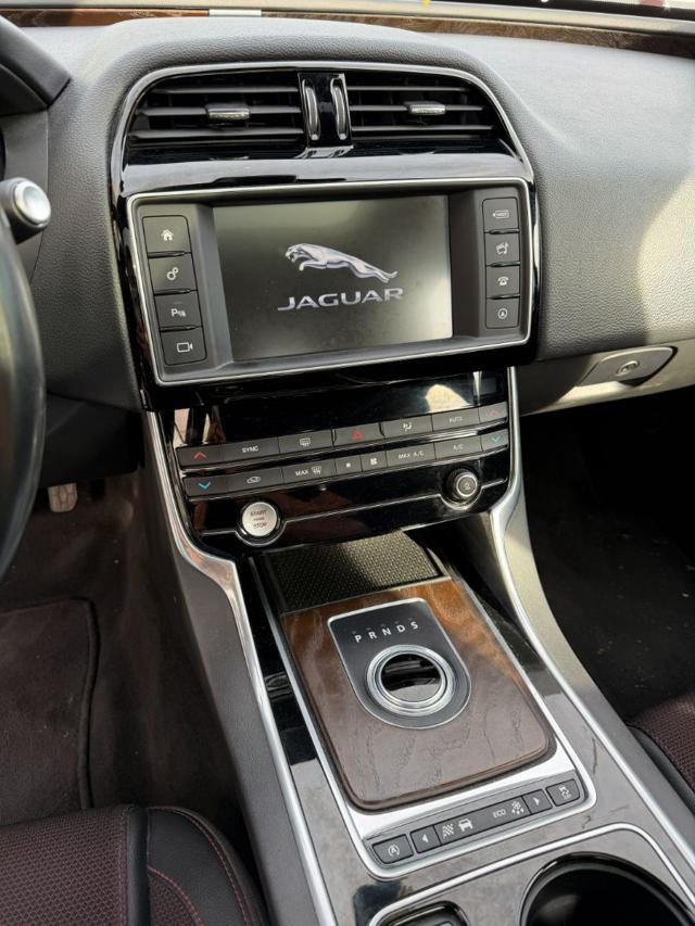 JAGUAR XE 2.0 D TURBO 180CV AUT. R-SPORT * - foto 9