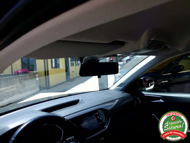 VOLKSWAGEN T-CROSS 1.0 TSI 110 CV DSG STYLE - foto 27