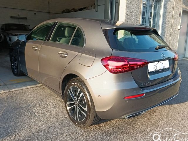 MERCEDES-BENZ A 250 E HYBRID EQ BUSINESS EXTRA - foto 8