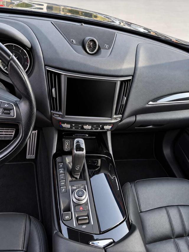 MASERATI LEVANTE MHEV 330 CV AWD GT - foto 23
