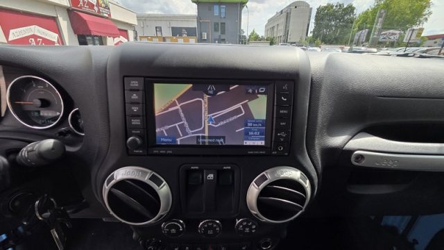 JEEP WRANGLER 2.8 CRD DPF SAHARA AUTO PERMUTE  - foto 32