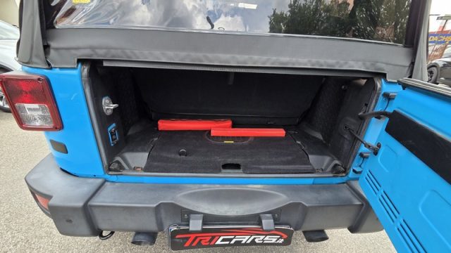 JEEP WRANGLER 2.8 CRD DPF SAHARA AUTO PERMUTE  - foto 19