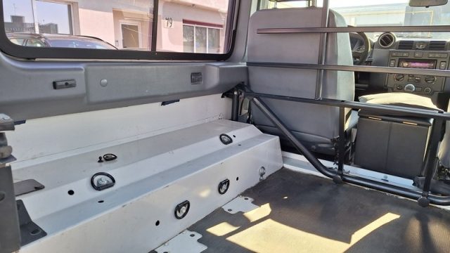 LAND ROVER DEFENDER 90 2.4 TD4 PICK UP E PERMUTE OMO - foto 19