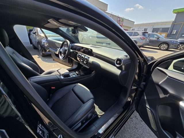 MERCEDES-BENZ A 200 D AUTOMATIC SPORT NIGHT EDITION  - foto 9