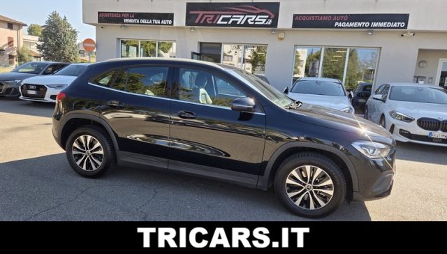 MERCEDES-BENZ GLA 250 E HYBRID EQ BUSINESS EXTRA PERMU