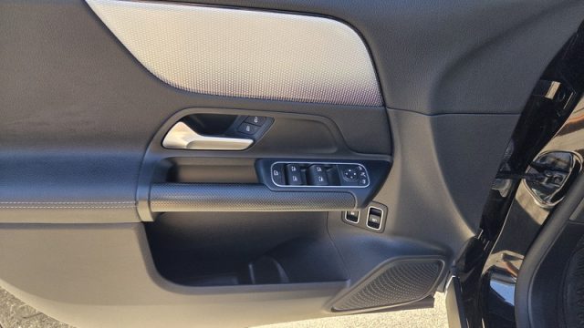 MERCEDES-BENZ GLA 250 E HYBRID EQ BUSINESS EXTRA PERMU - foto 13