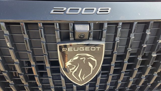 PEUGEOT 2008 HYBRID 145 E-DCS6 ALLURE PERMUTE - foto 8