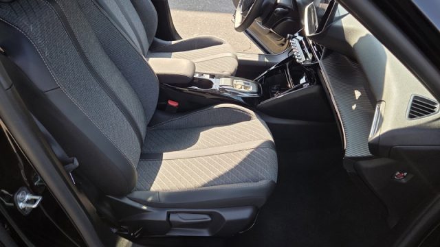 PEUGEOT 2008 HYBRID 145 E-DCS6 ALLURE PERMUTE - foto 11