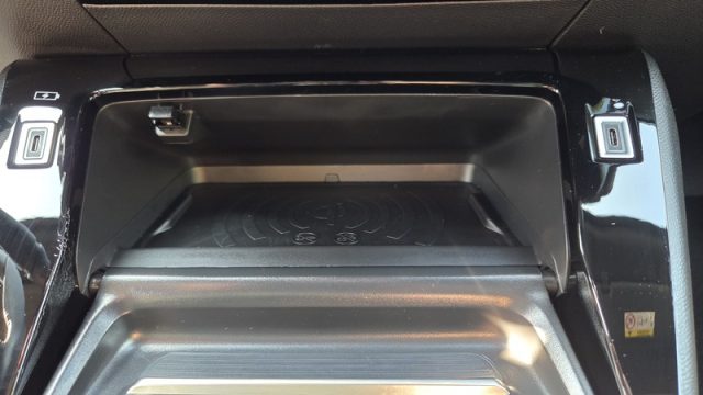 PEUGEOT 2008 HYBRID 145 E-DCS6 ALLURE PERMUTE - foto 19