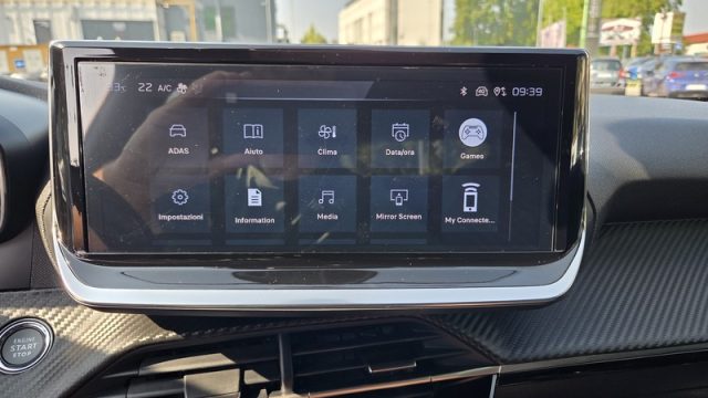 PEUGEOT 2008 HYBRID 145 E-DCS6 ALLURE PERMUTE - foto 25