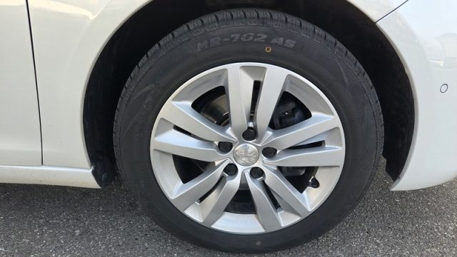 PEUGEOT 308 BLUEHDI 130 S&S SW EAT8 BUSINESS - foto 6