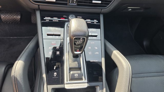 PORSCHE CAYENNE 3.0 V6 E-HYBRID PERMUTE IVA ESPO - foto 38