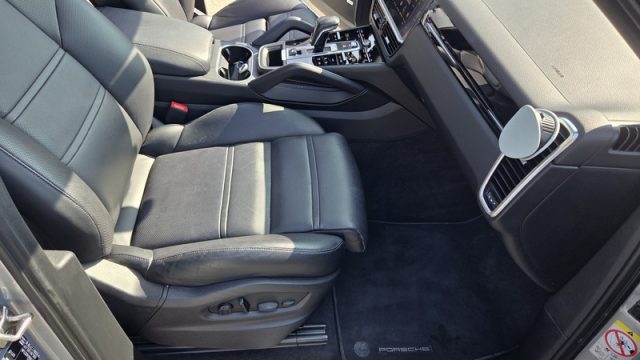 PORSCHE CAYENNE 3.0 V6 E-HYBRID PERMUTE IVA ESPO - foto 20