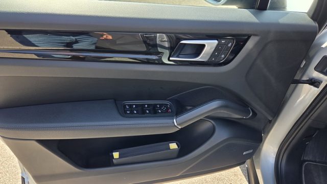 PORSCHE CAYENNE 3.0 V6 E-HYBRID PERMUTE IVA ESPO - foto 30