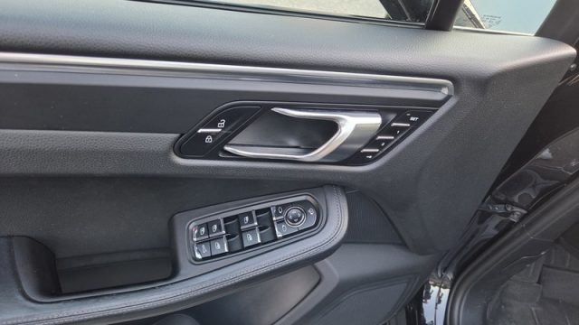 PORSCHE MACAN 2.0 PERMUTE TETTO APRIBILE SOSPE - foto 17