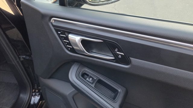 PORSCHE MACAN 2.0 PERMUTE TETTO APRIBILE SOSPE - foto 10