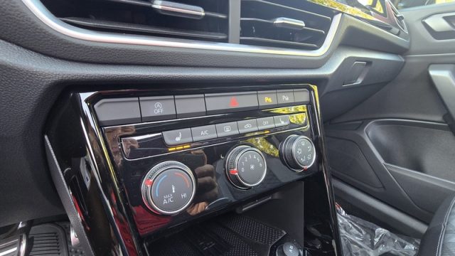 VOLKSWAGEN T-ROC 2.0 TDI R-LINE PLUS NEOPATENTATO - foto 14