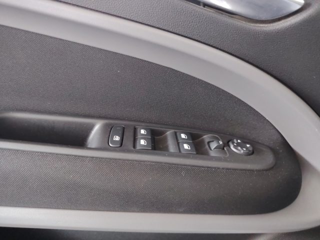 JEEP AVENGER BEV LONGITUDE - foto 19