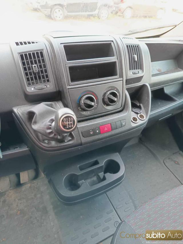 PEUGEOT BOXER 330 2.2 BLUEHDI 140 S&S + IVA 22 - foto 10